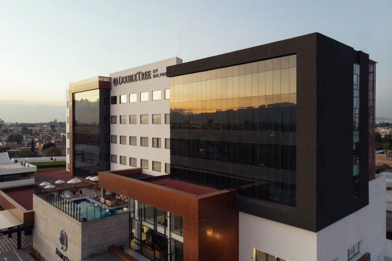 Doubletree By Hilton Celaya Селая Экстерьер фото