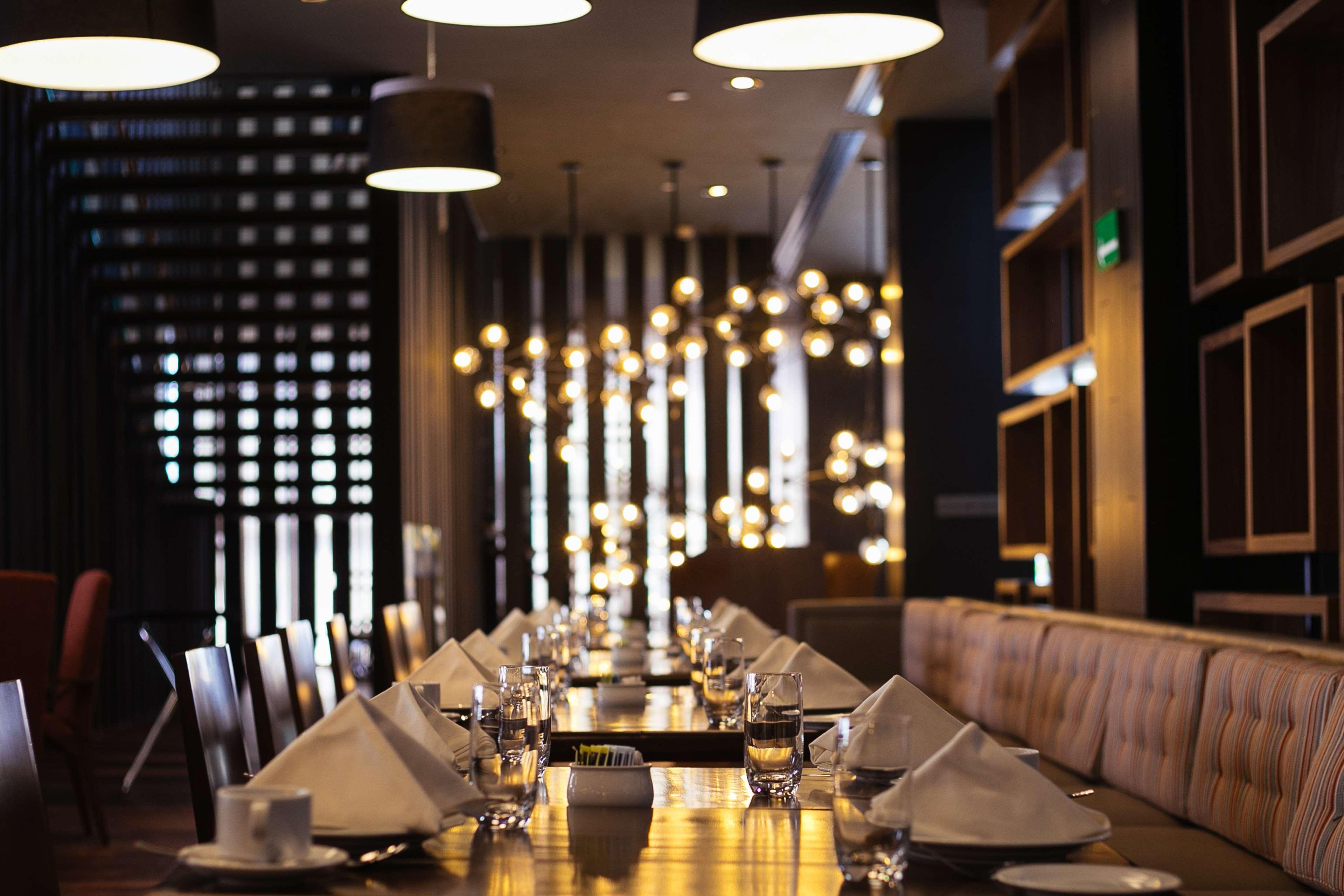 Doubletree By Hilton Celaya Селая Экстерьер фото