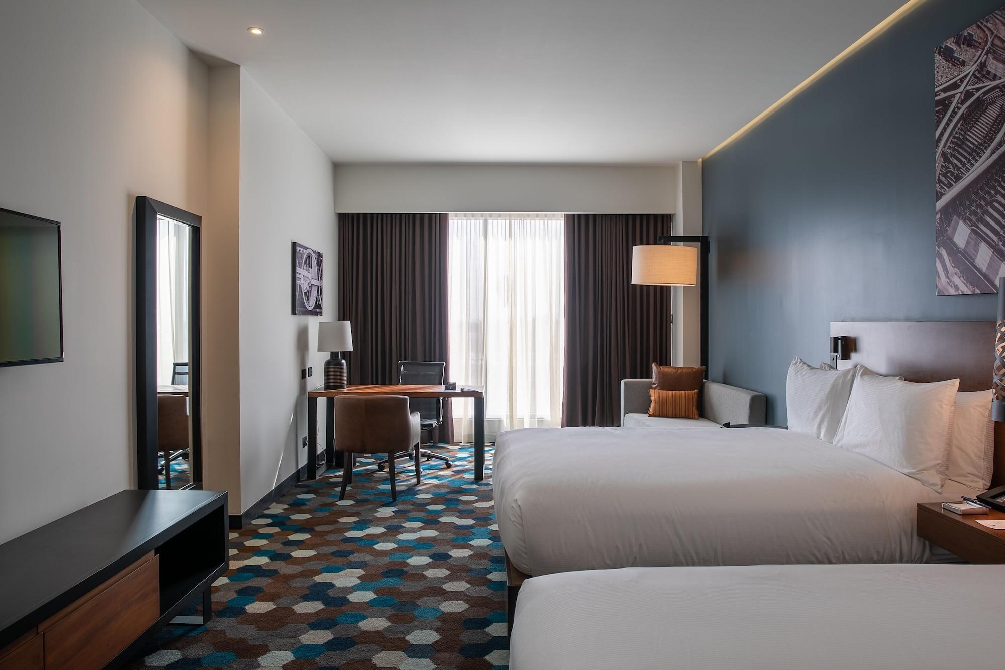 Doubletree By Hilton Celaya Селая Экстерьер фото