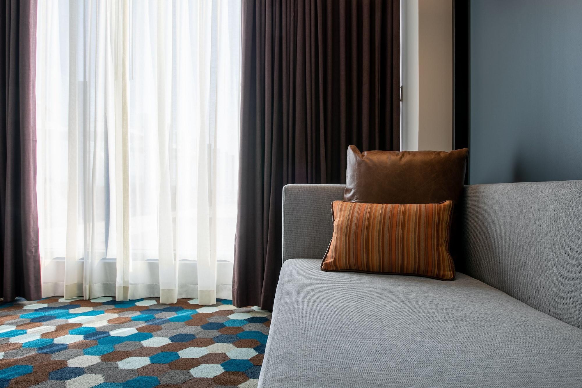 Doubletree By Hilton Celaya Селая Экстерьер фото