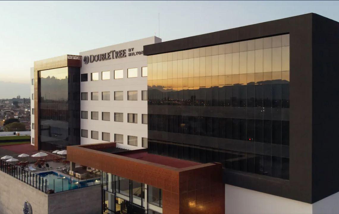 Doubletree By Hilton Celaya Селая Экстерьер фото
