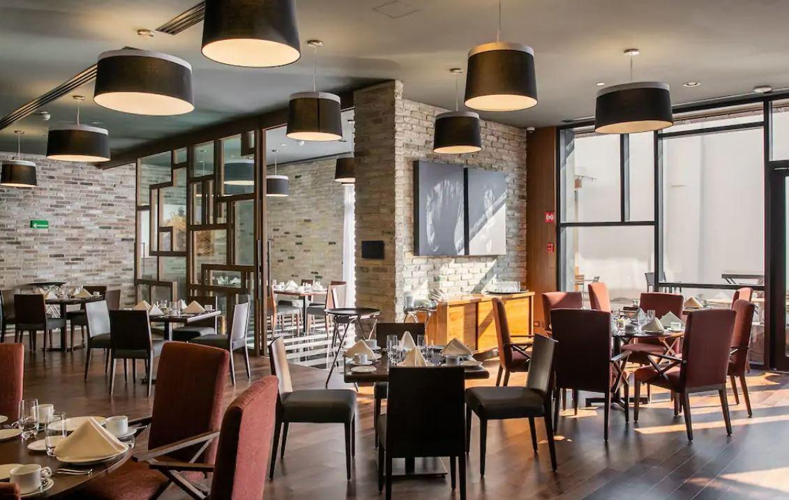 Doubletree By Hilton Celaya Селая Экстерьер фото
