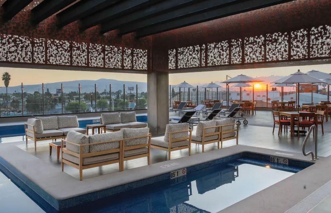 Doubletree By Hilton Celaya Селая Экстерьер фото